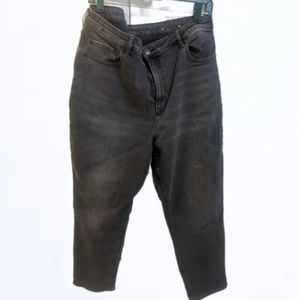 American Eagle Hi-Rise Girlfriend Jeans Size 18 Faded Black Wash Button Fly.